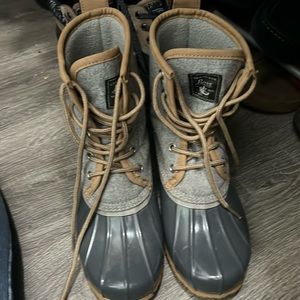 women’s G. H. Bass Harlequin Rain Boot. size 8. barely worn. no tears or damages